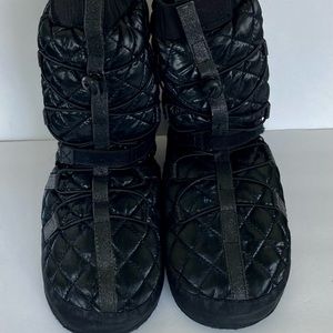 CAPEZIO Women’s Balance H18W Black Technique Dance Warmup Booties